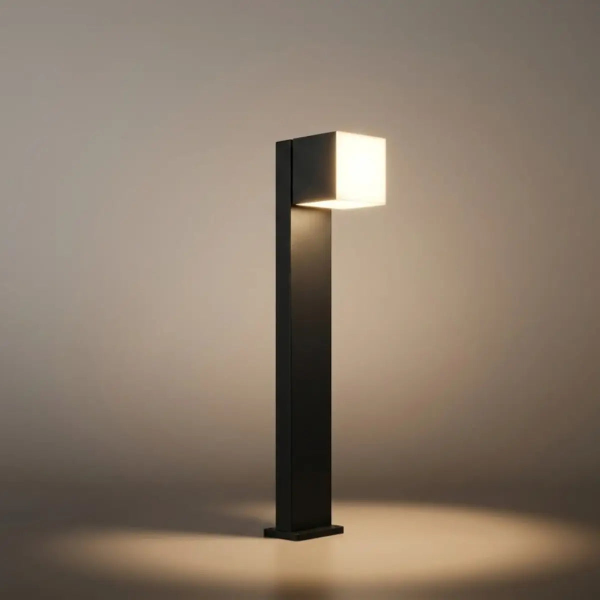 Stellar Minimalist Geometric Pathway Lamp – Black Metal Outdoor Light